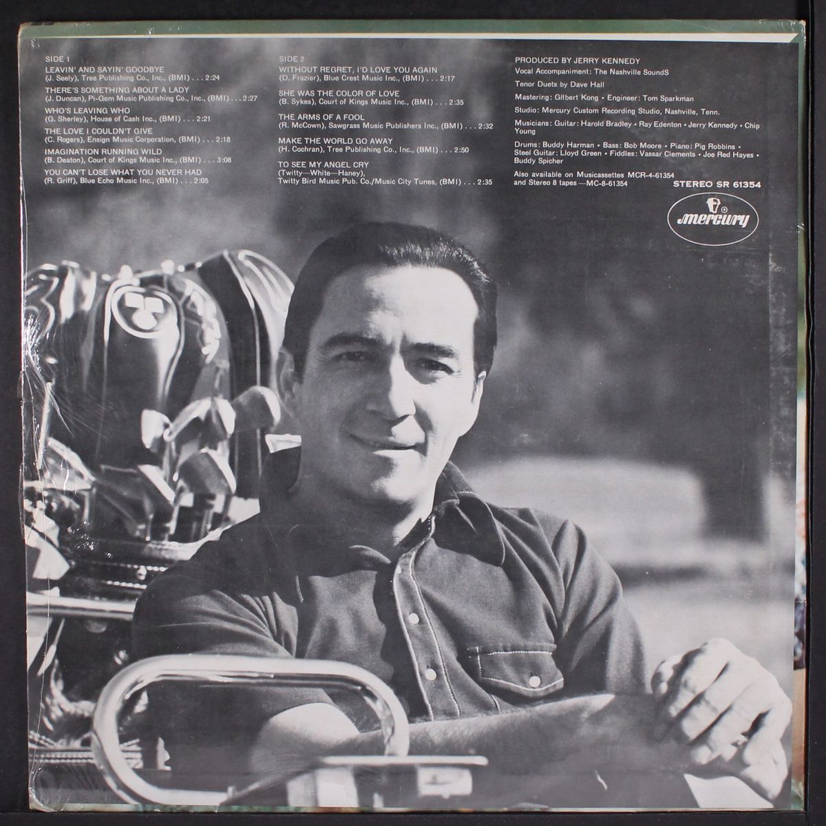 sings leavin' & sayin' goodbye by FARON YOUNG