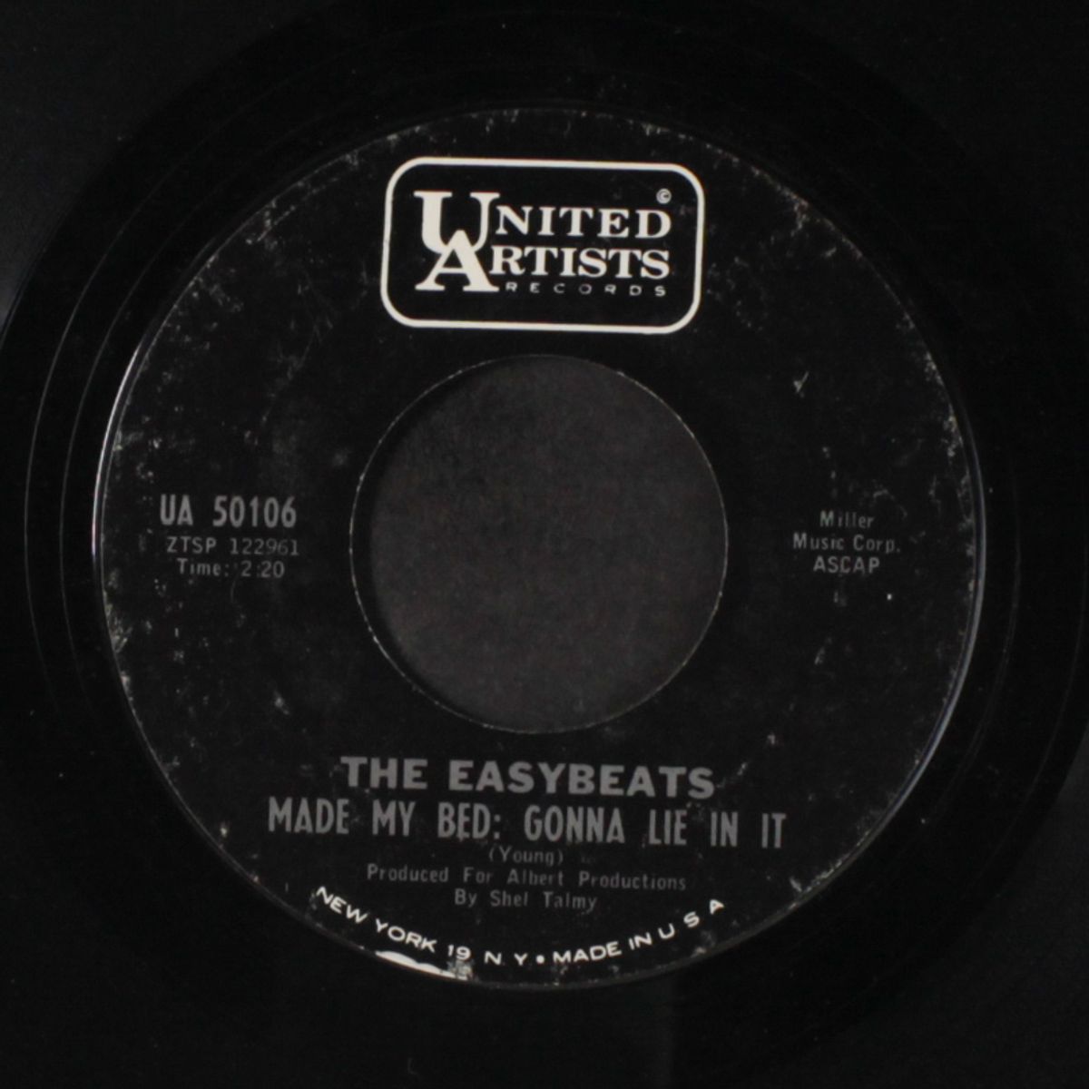 friday on my mind / made my bed... by EASYBEATS