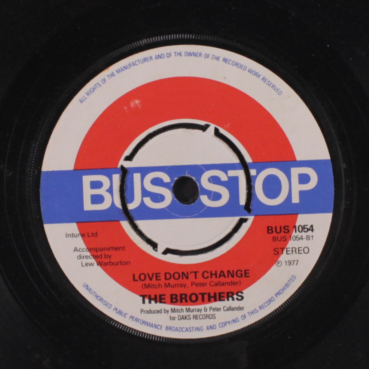 sing me / love don't change by BROTHERS