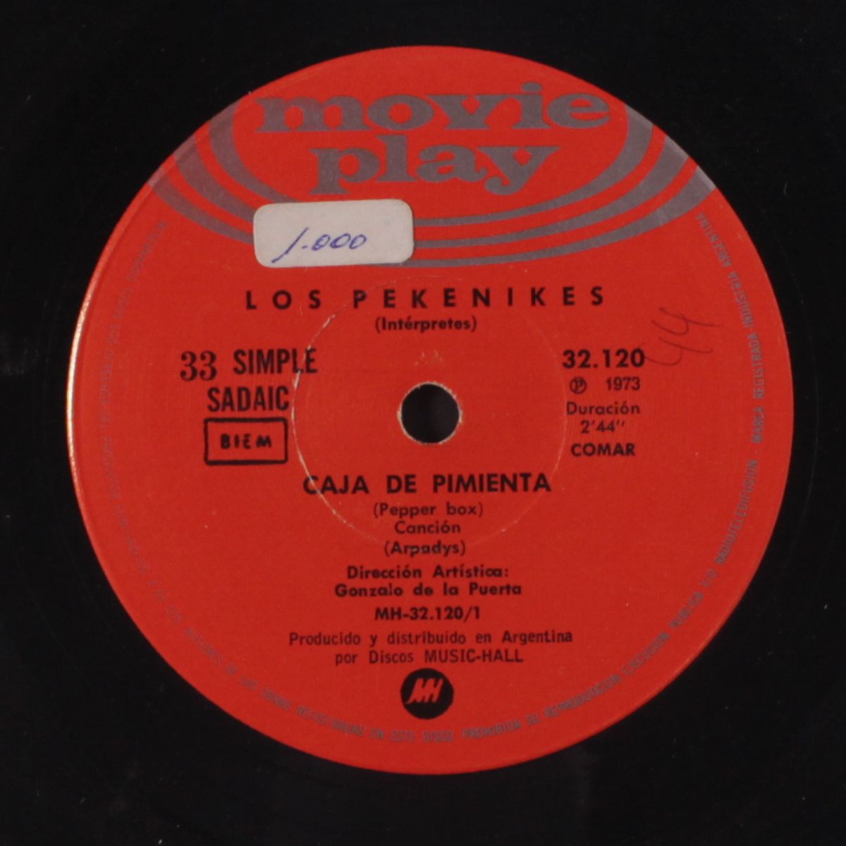 cadena de rosas / caja de pimenta by LOS PEKENIKES