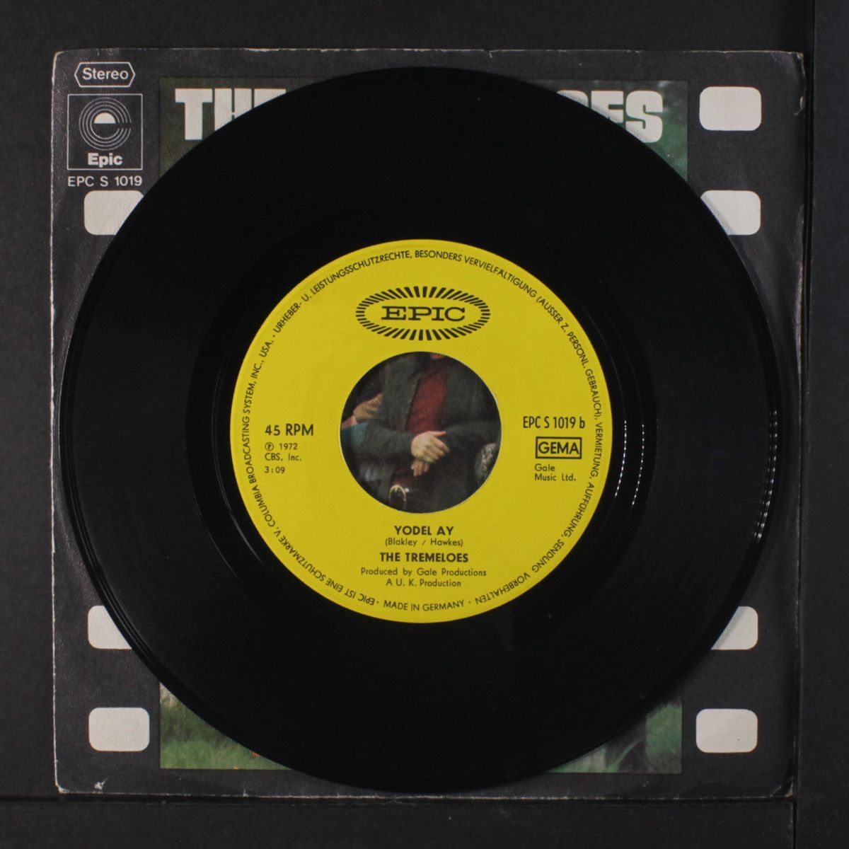 blue suede tie / yodel ay by TREMELOES