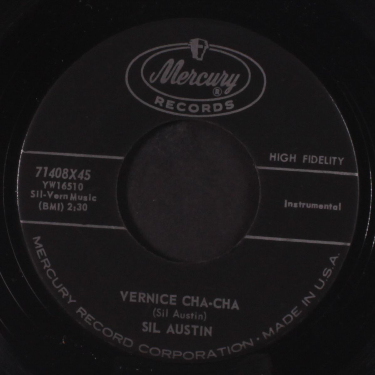 apple sauce / vernice cha-cha by SIL AUSTIN