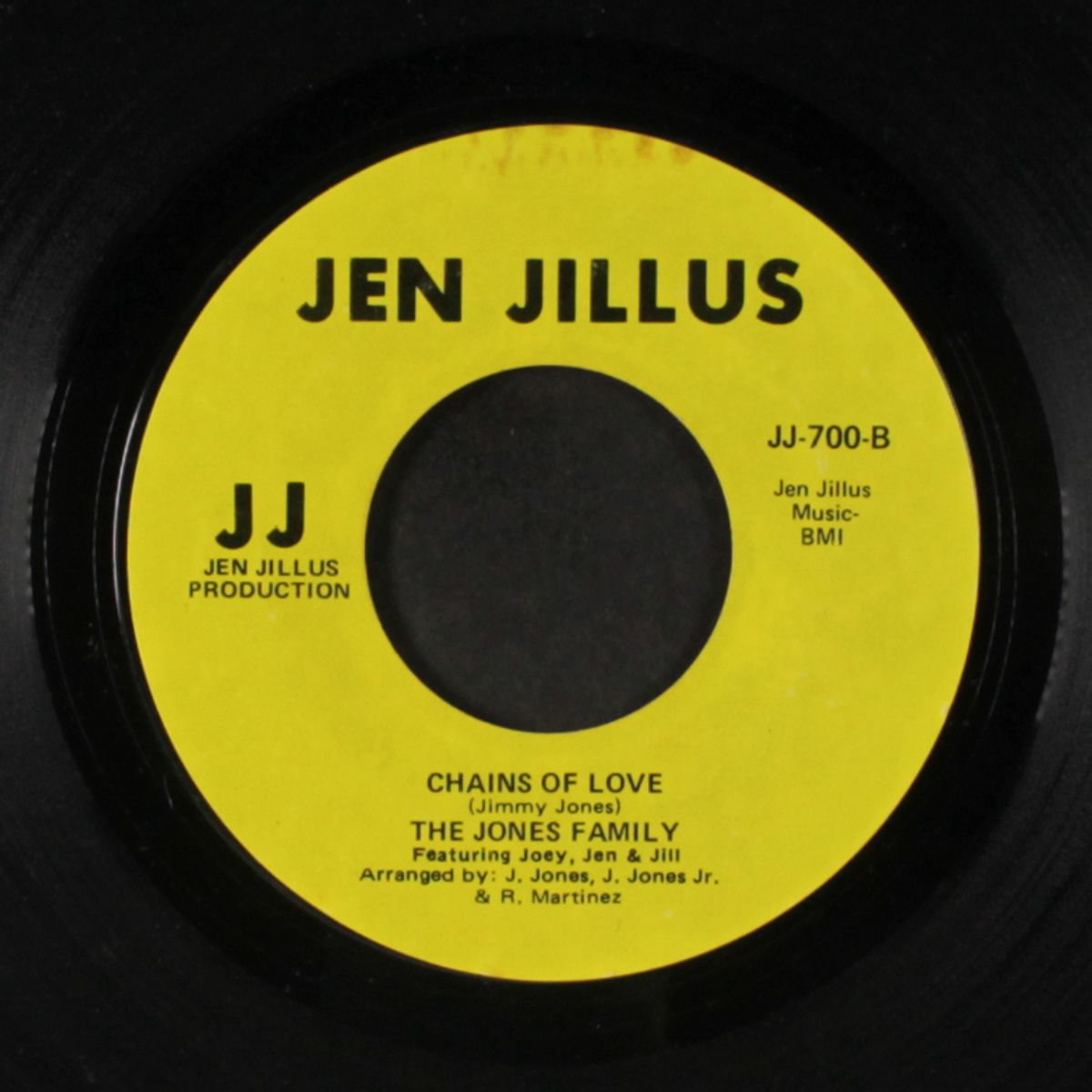 chains of love / you've gotta feel it baby by JONES FAMILY
