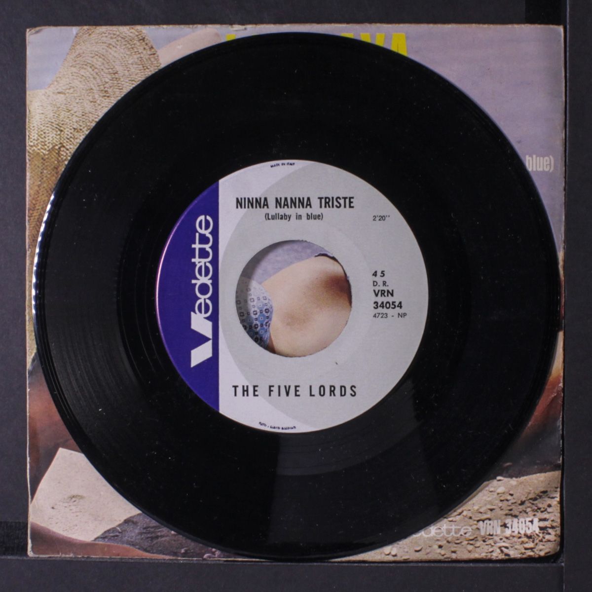 la playa / ninna nanna triste by FIVE LORDS