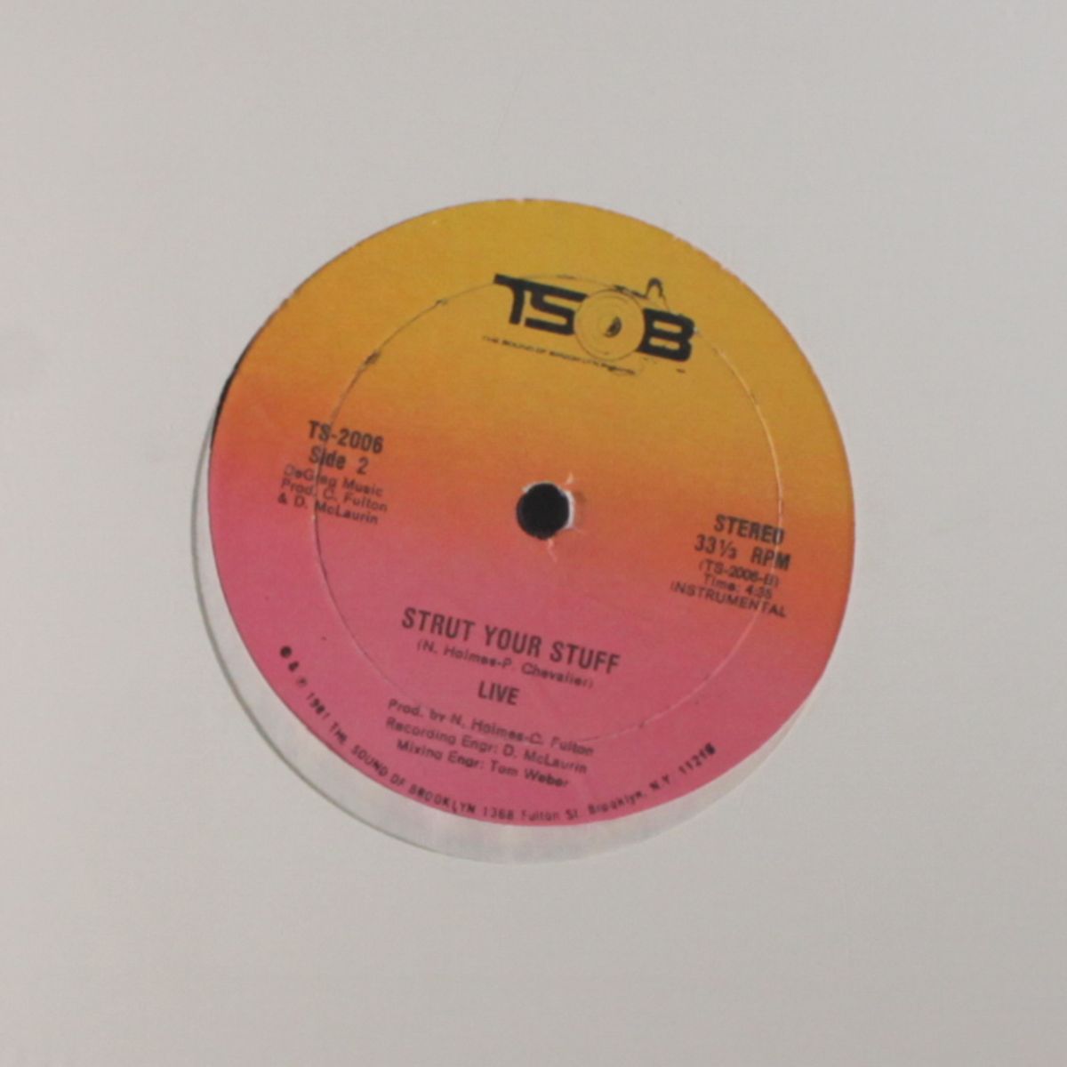 strut your stuff / instrumental by LIVE