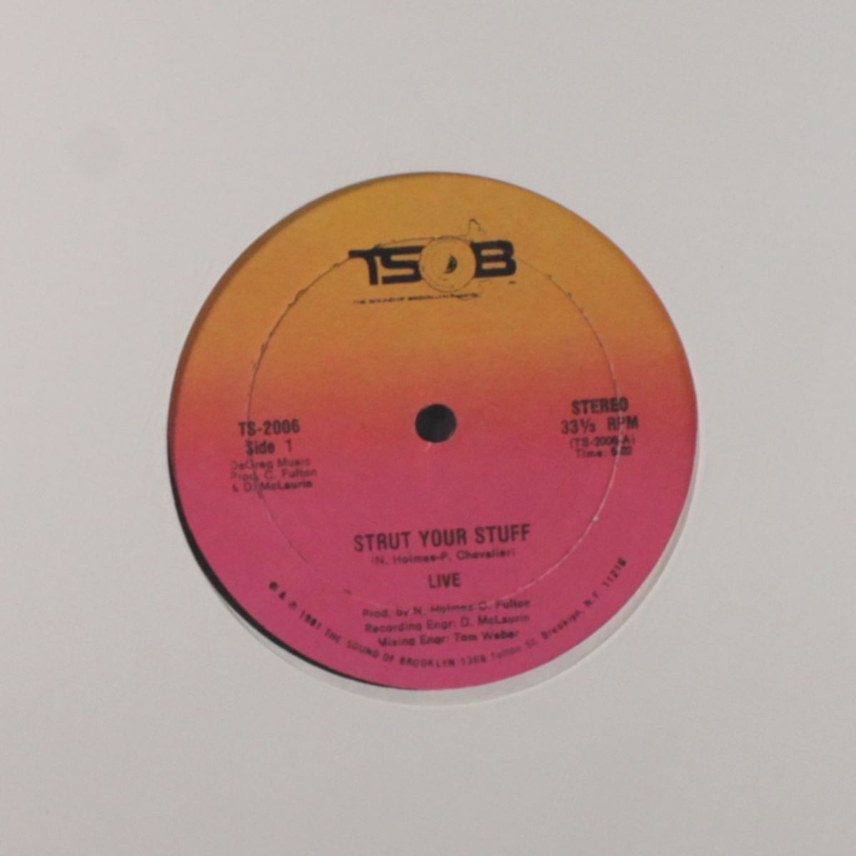 strut your stuff / instrumental by LIVE