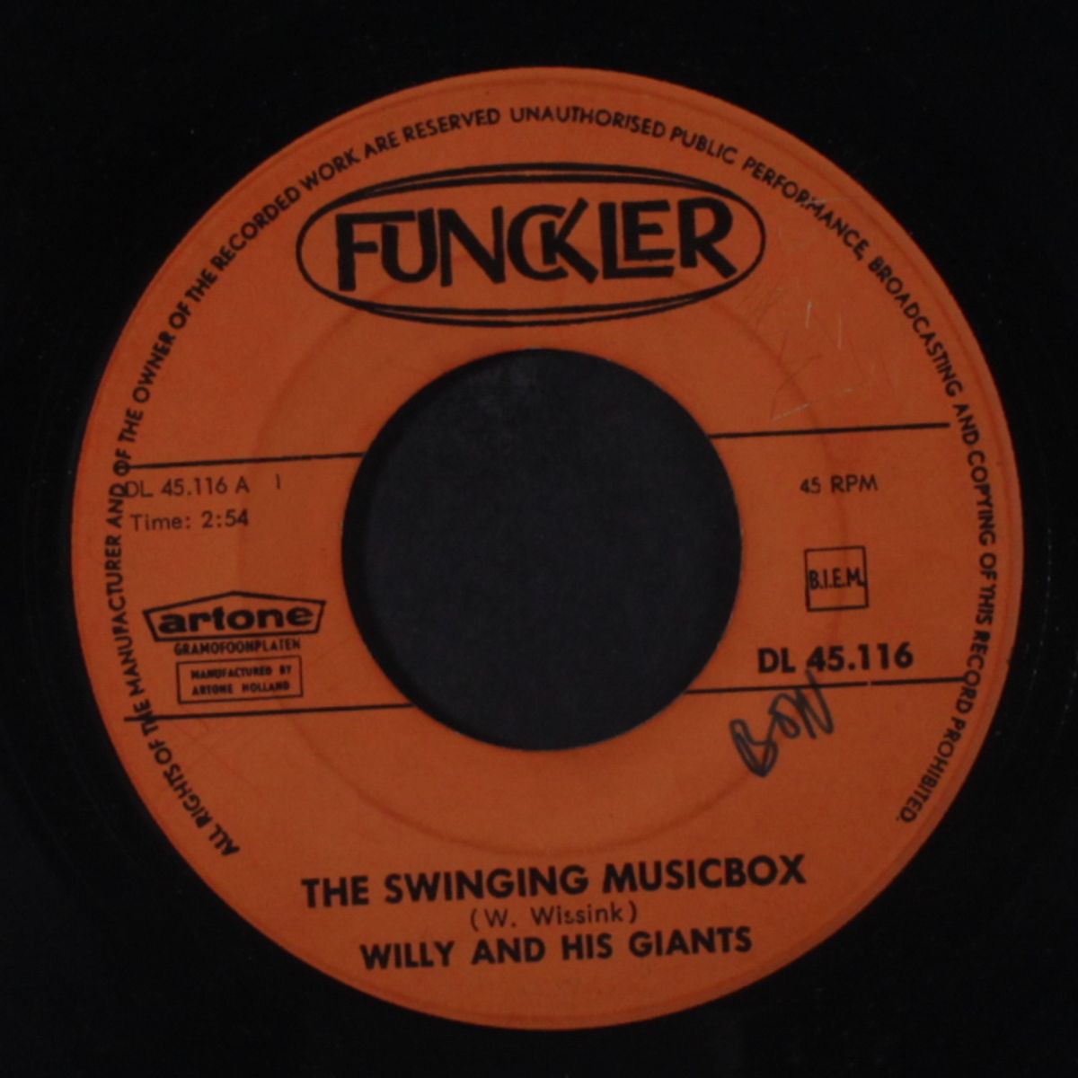 swinging musicbox / march of the giants by WILLY & GIANTS