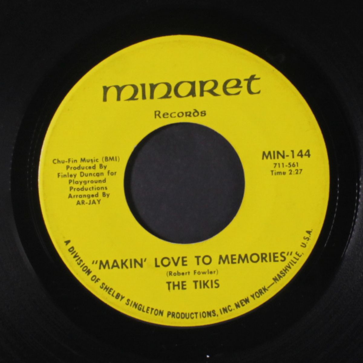 making love to memories / cloudy skies by TIKIS