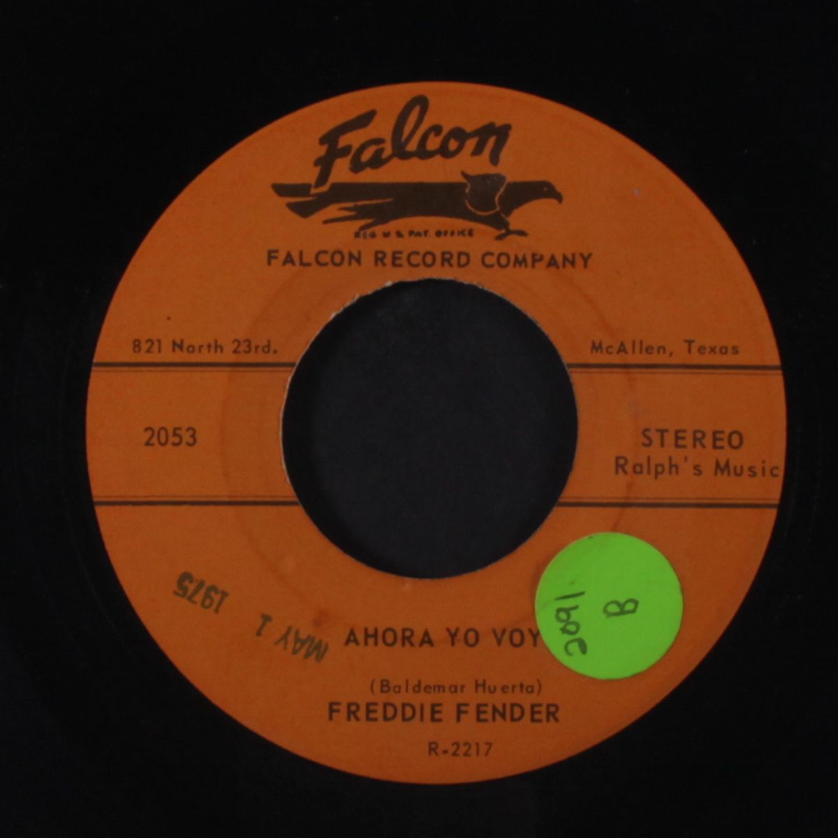 me siento enamorado / ahora yo voy by FREDDIE FENDER