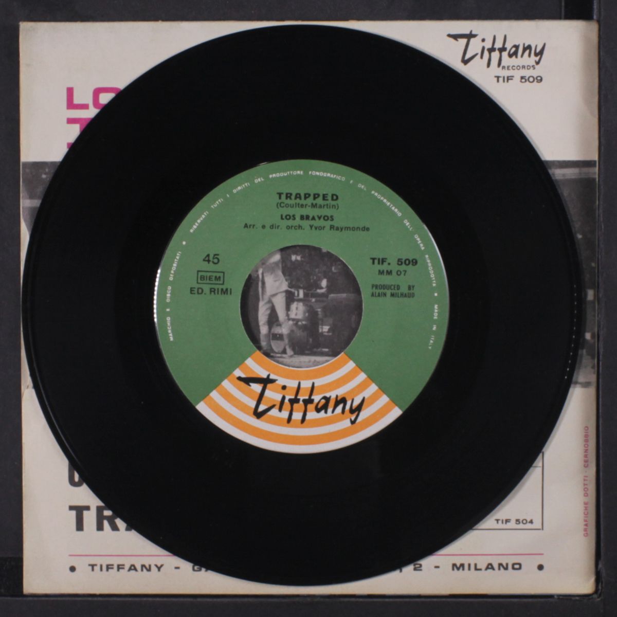 cutting out / trapped by LOS BRAVOS