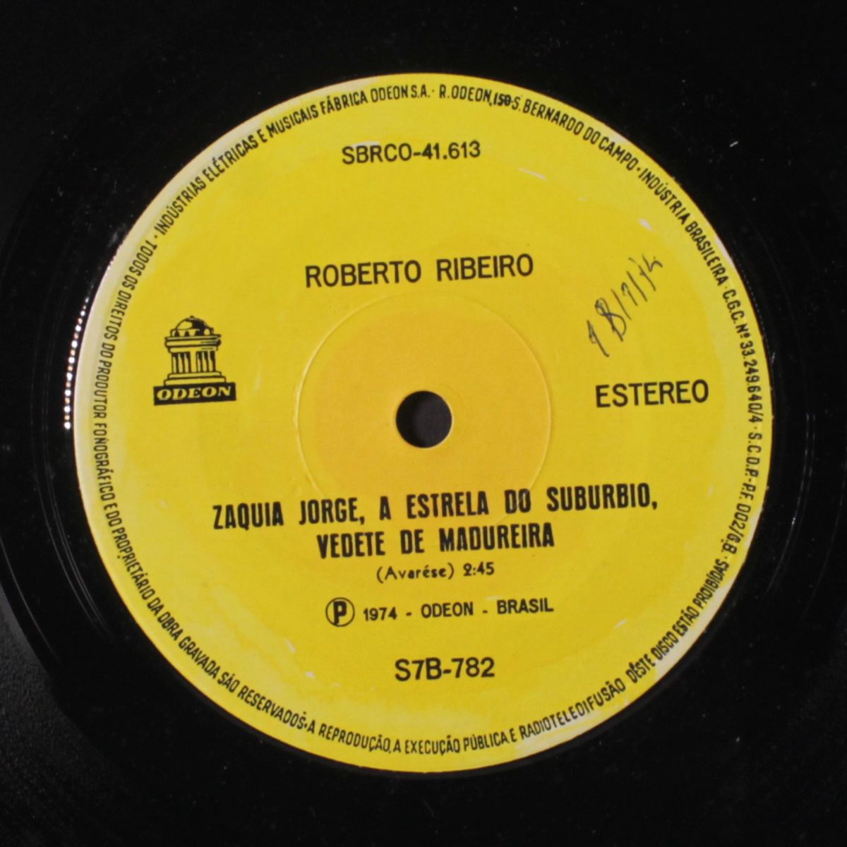 zaquia jorge . . . / sambada e suada by ROBERTO RIBEIRO