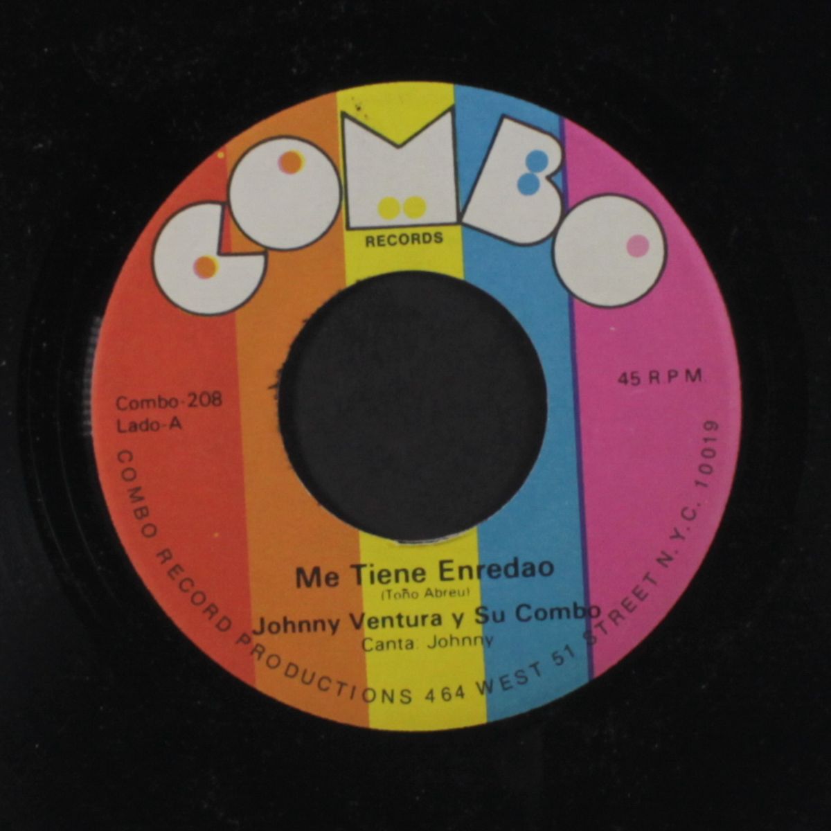 me tiene enredao / yo no me muero by JOHNNY VENTURA Y SU COMBO