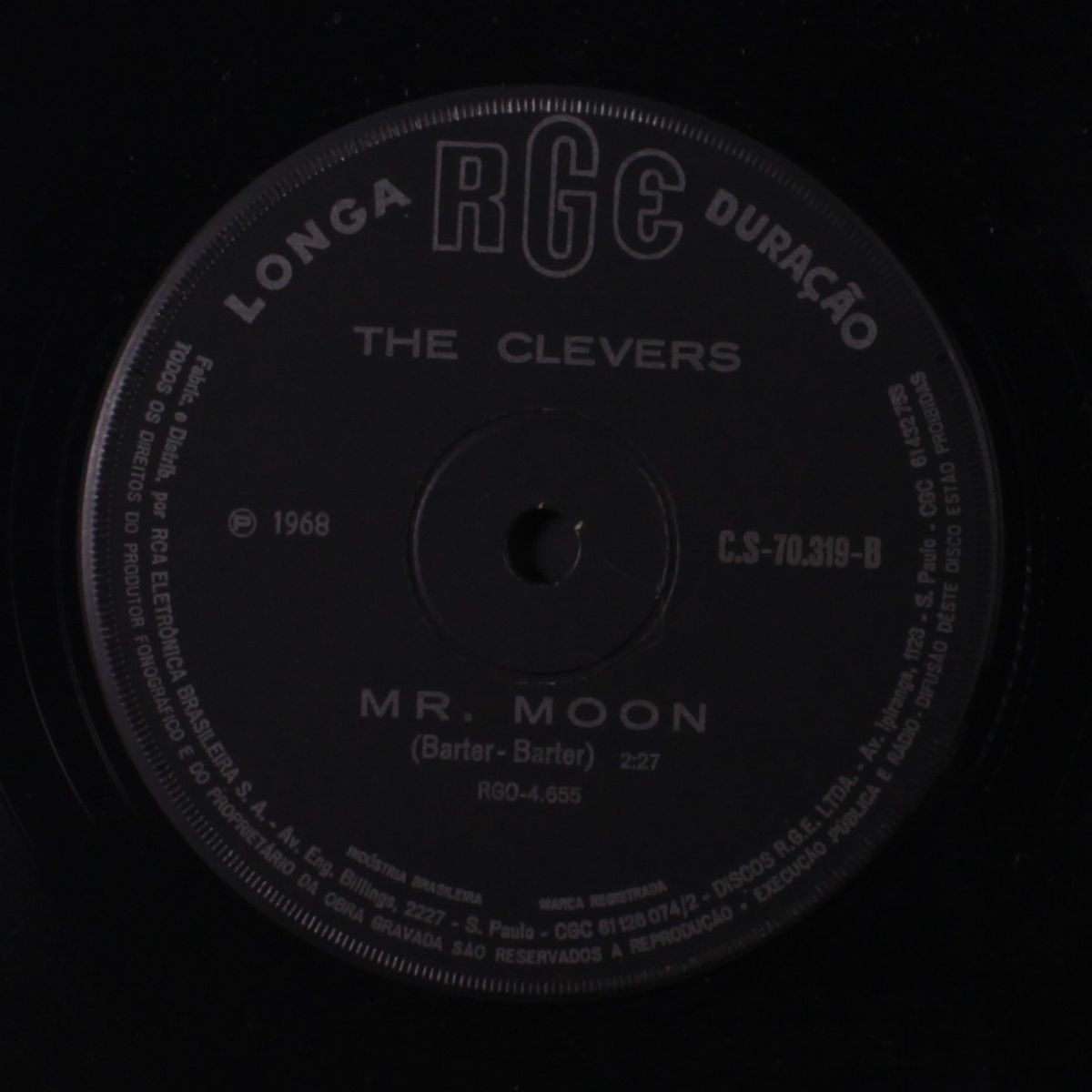 mr. moon / a lenda de xanadu by CLEVERS