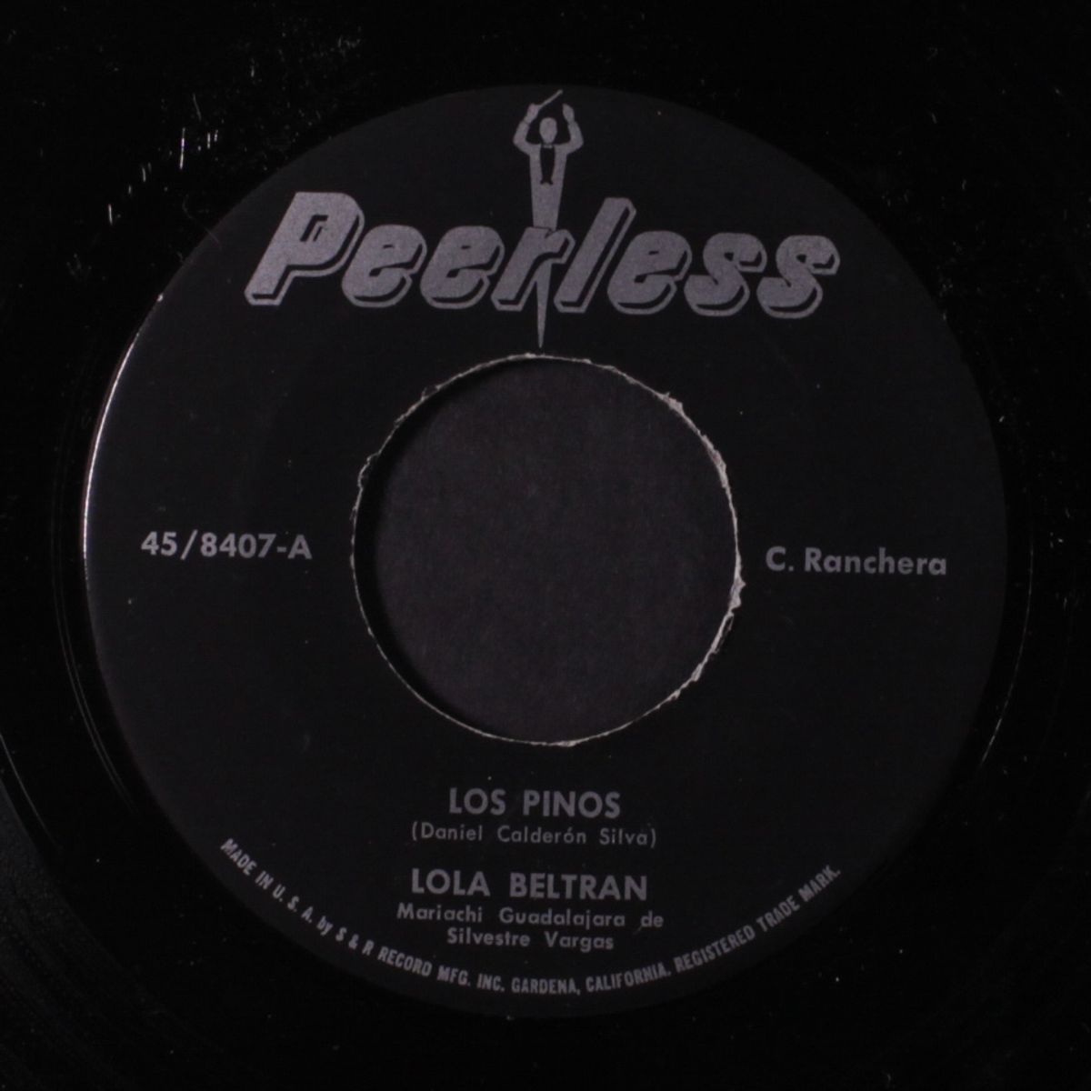 que bonita es mi tierra / los pinos by LOLA BELTRAN