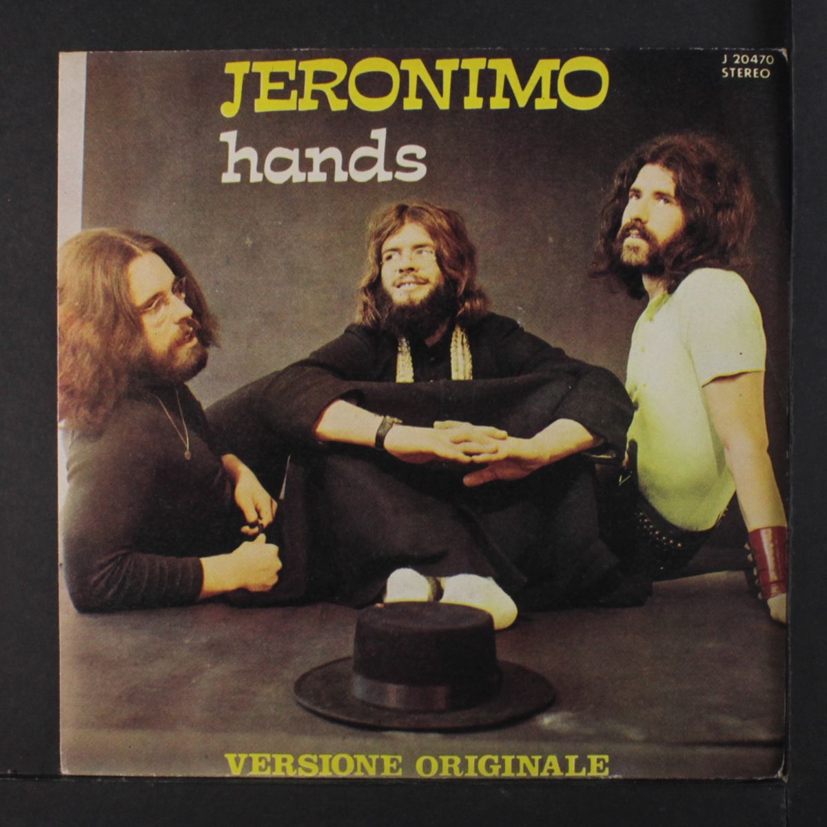 hands / the light life needs by JERONIMO