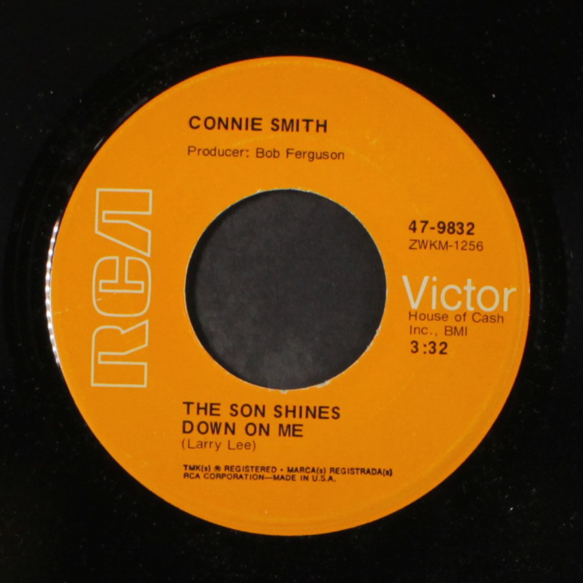 i never once stopped loving you / the son shines down on me by CONNIE SMITH