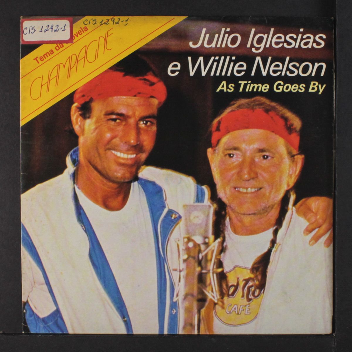 as time goes by / autumn leaves by JULIO IGLESIAS & WILLIE NELSON