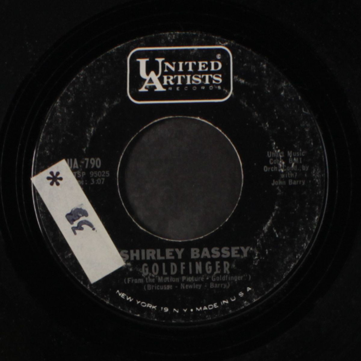 goldfinger / strange how love can be by SHIRLEY BASSEY