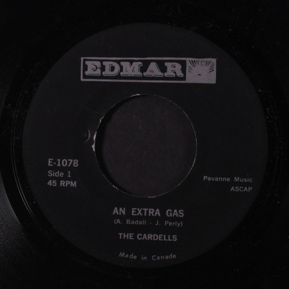 aquarias / an extra gas by CARDELLS