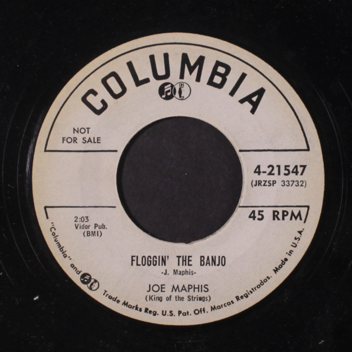 floggin' the banjo / bully of the town by JOE MAPHIS