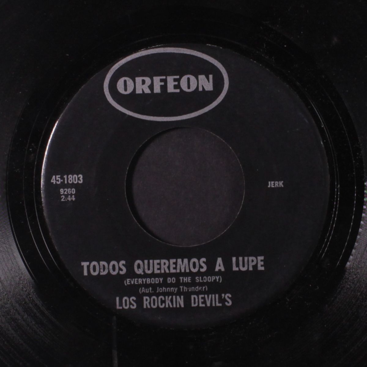 todos queremos a lupe / juego de amor by LOS ROCKIN DEVILS