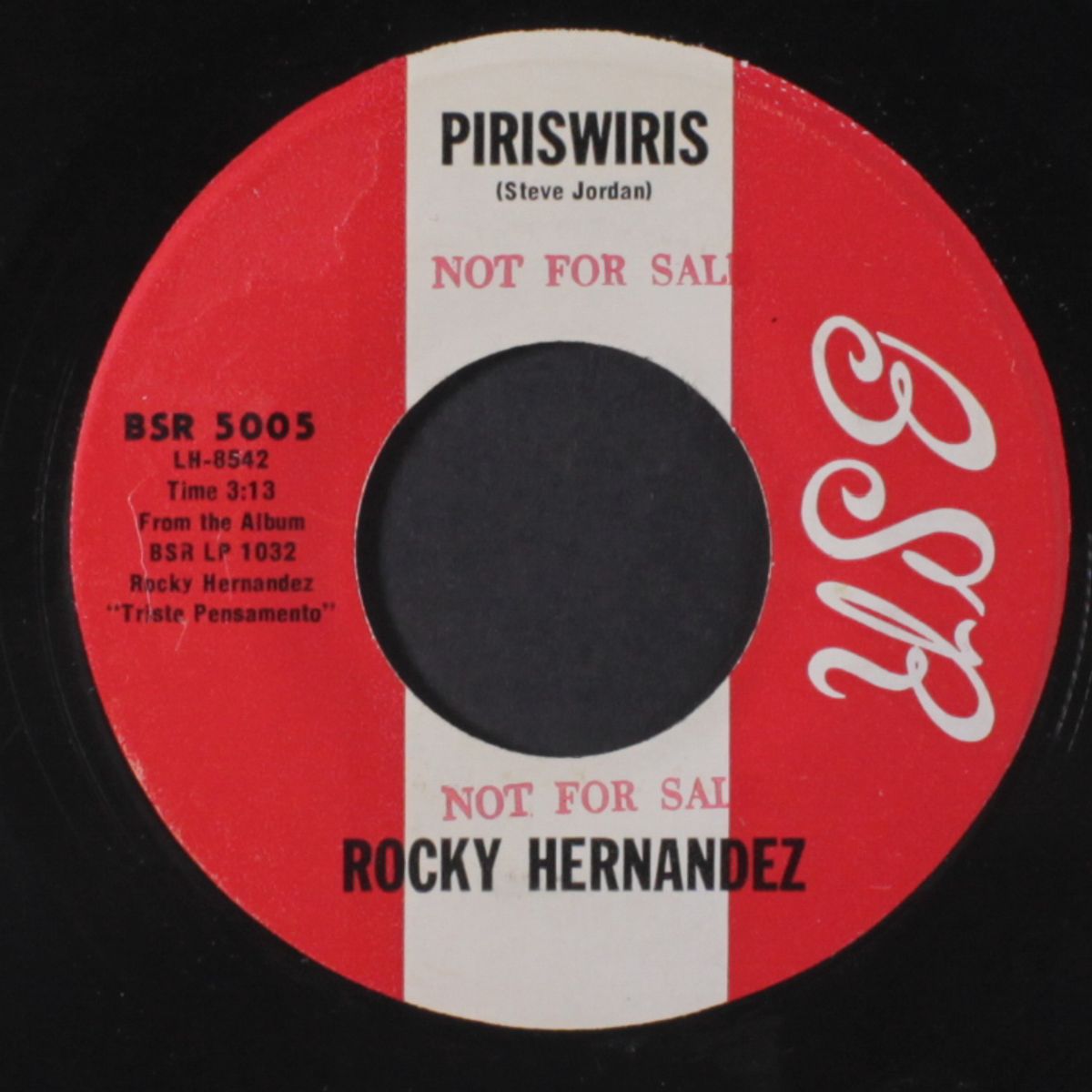 por un disgusto / piriswiris by ROCKY HERNANDEZ
