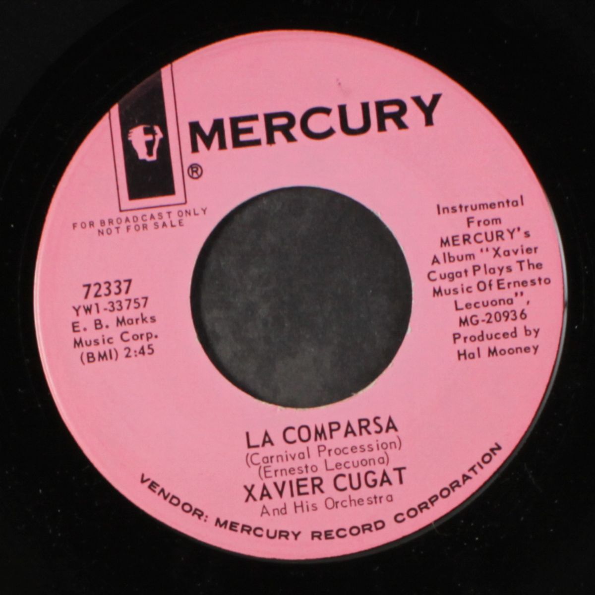 la comparsa / barcelona by XAVIER CUGAT