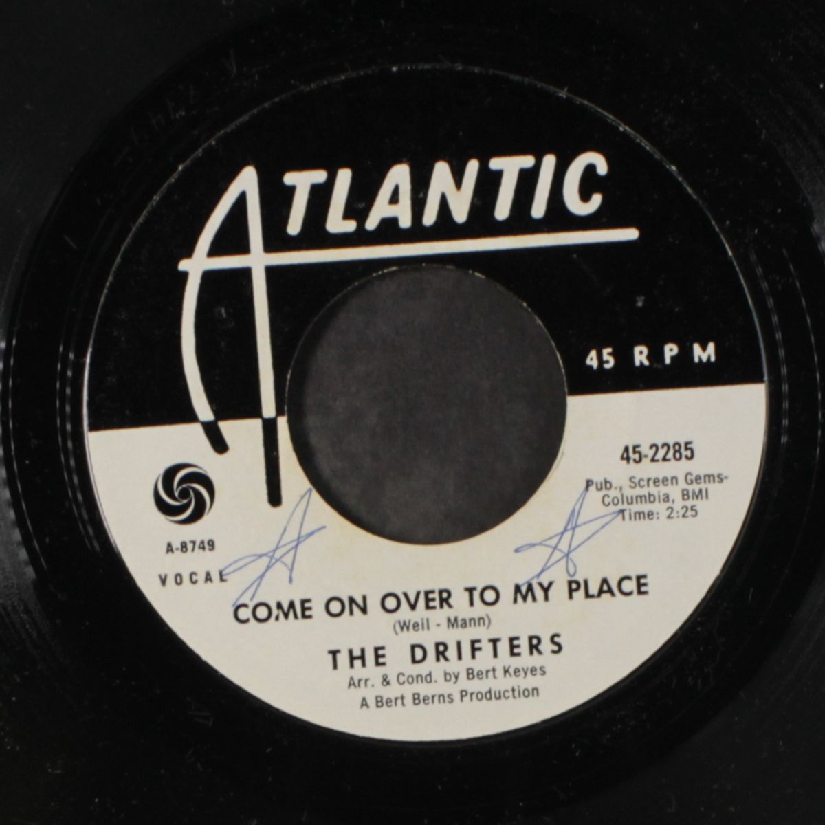 chains of love / come on over to my place by DRIFTERS