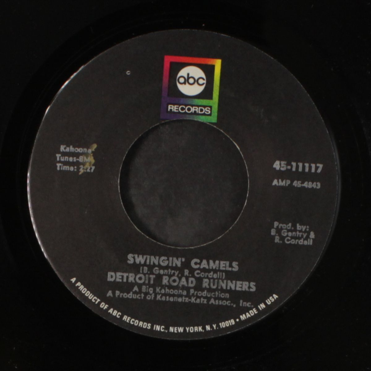 swingin' camels / new kind of love by DETROIT ROAD RUNNERS