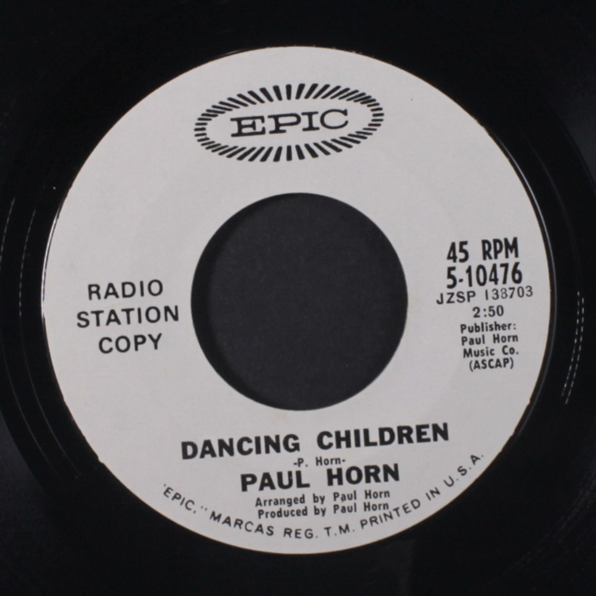 green jelly beans / dancing children by PAUL HORN