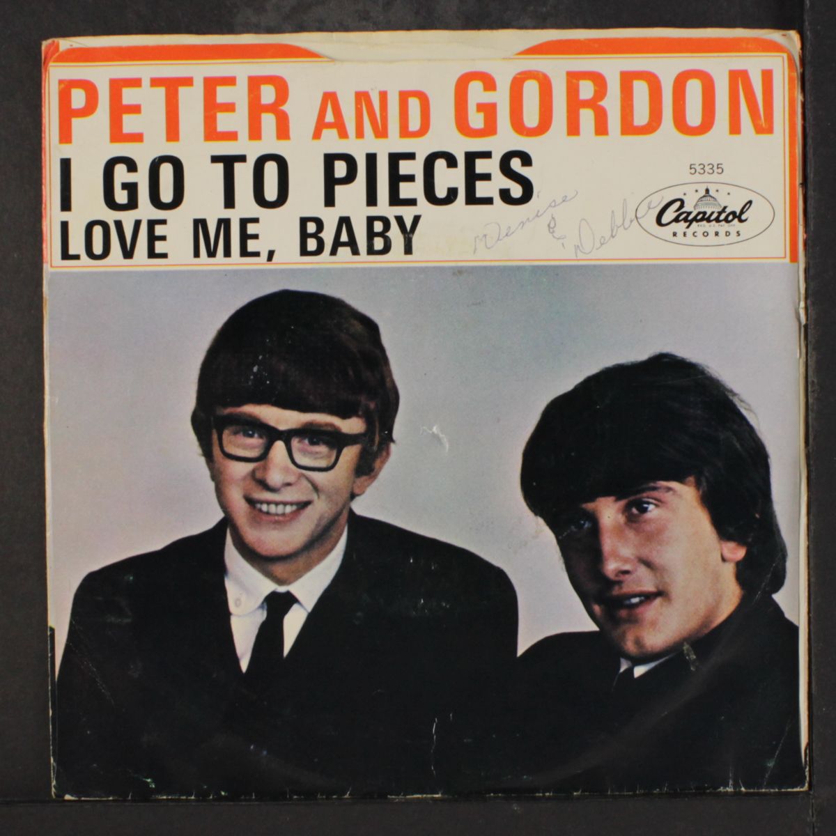 i go to pieces / love me baby by PETER & GORDON