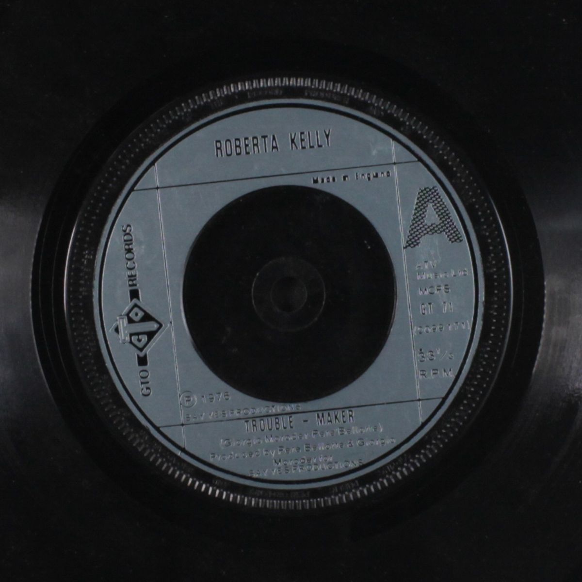 trouble-maker / think i'm gonna break someone's heart by ROBERTA KELLY