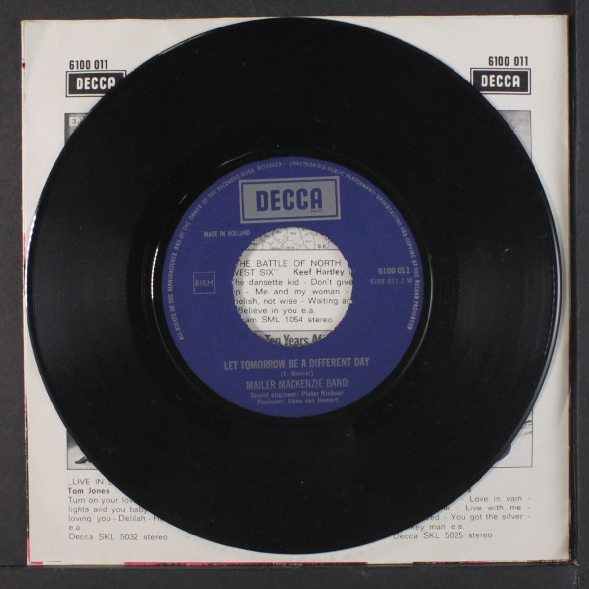 movin' / let tomorrow be... by MAILER MACKENZIE BAND