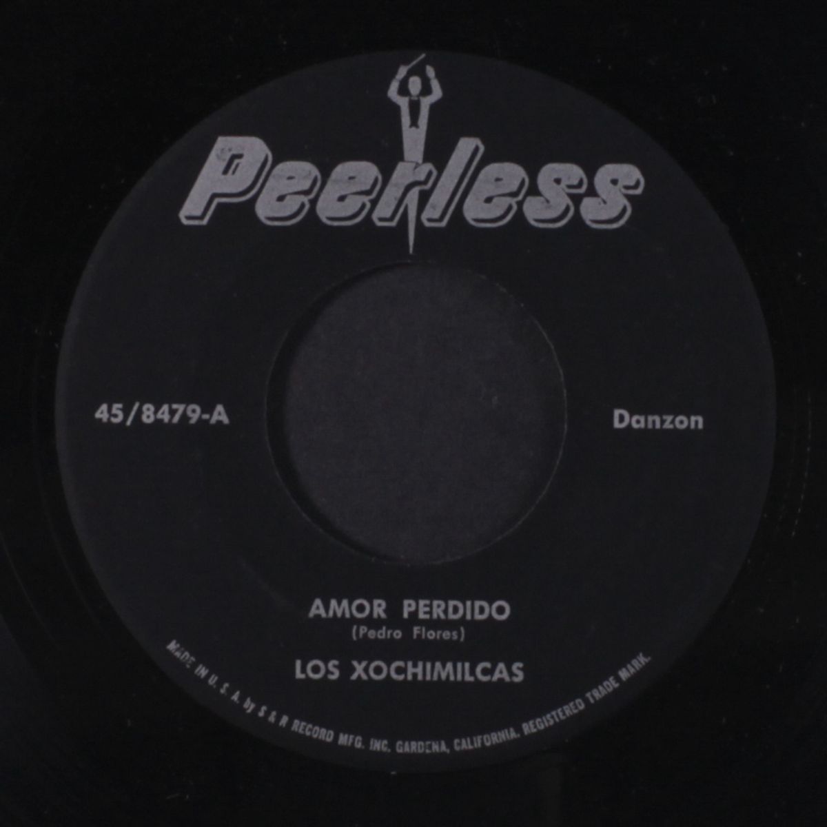 sigamos pecando / amor perdido by LOS XOCHIMILCAS