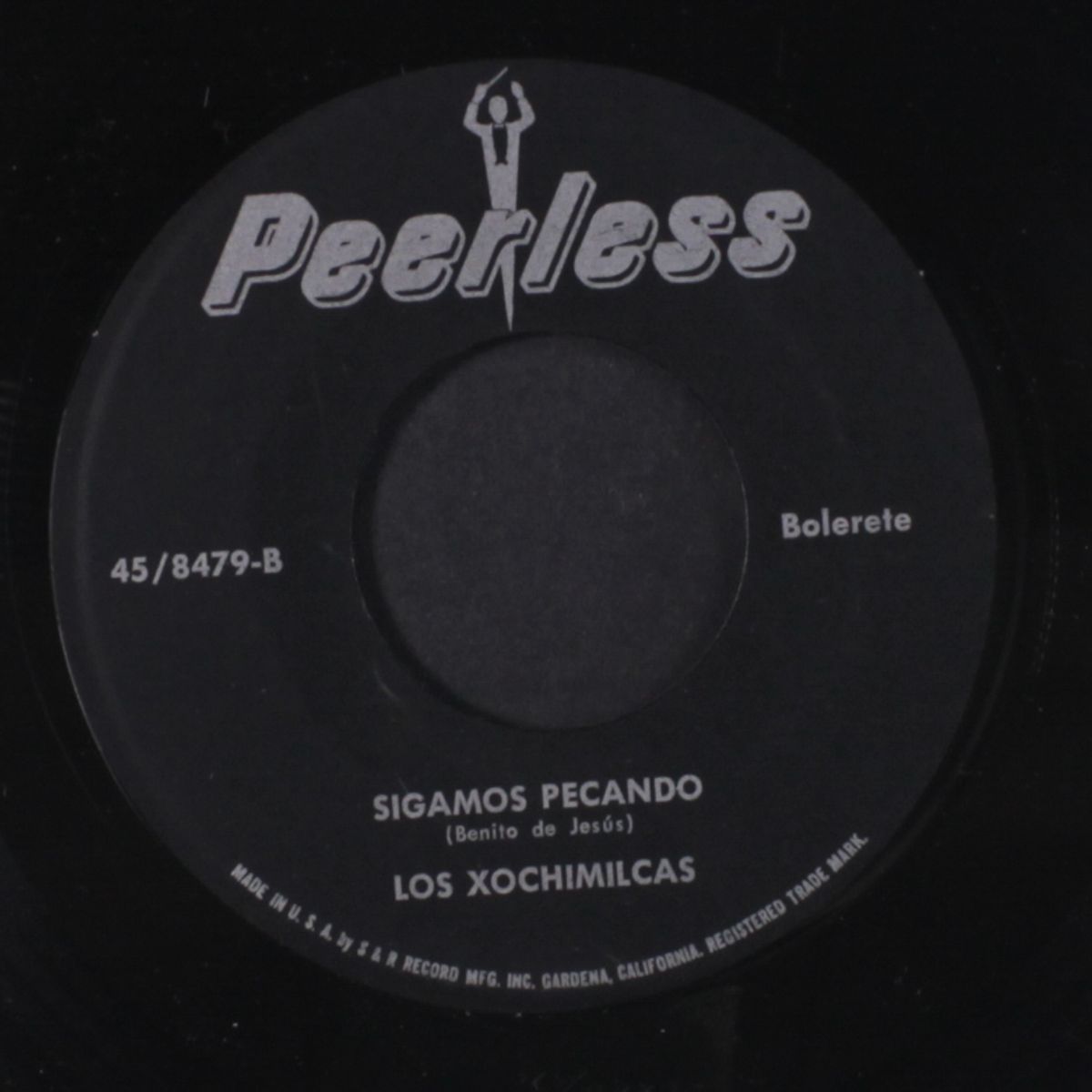 sigamos pecando / amor perdido by LOS XOCHIMILCAS