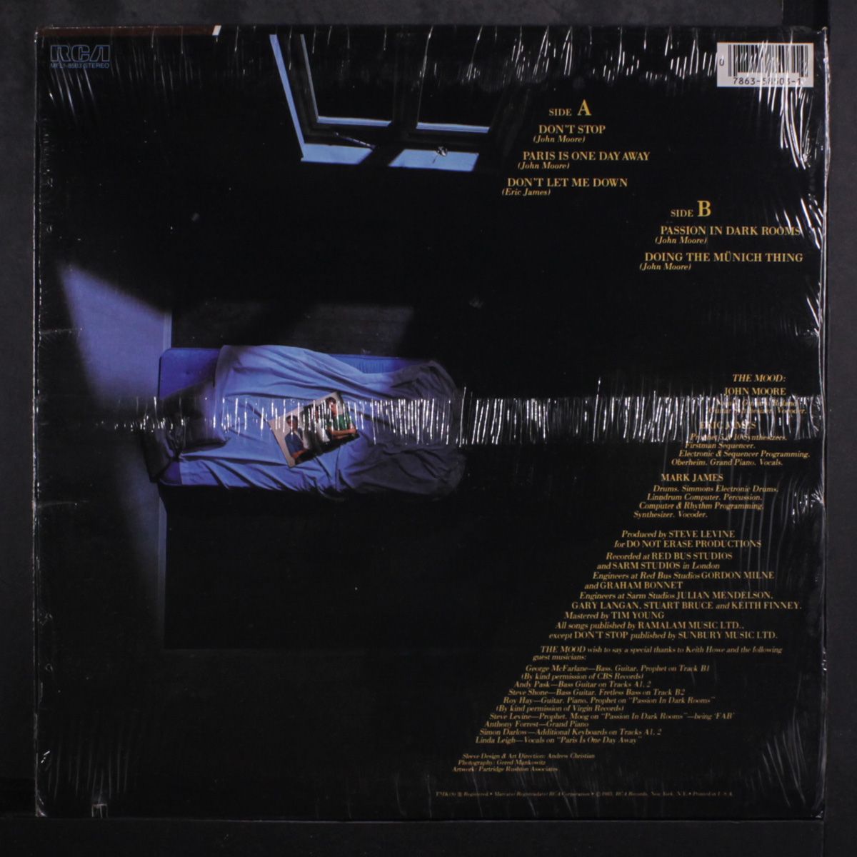 passion in dark rooms by MOOD