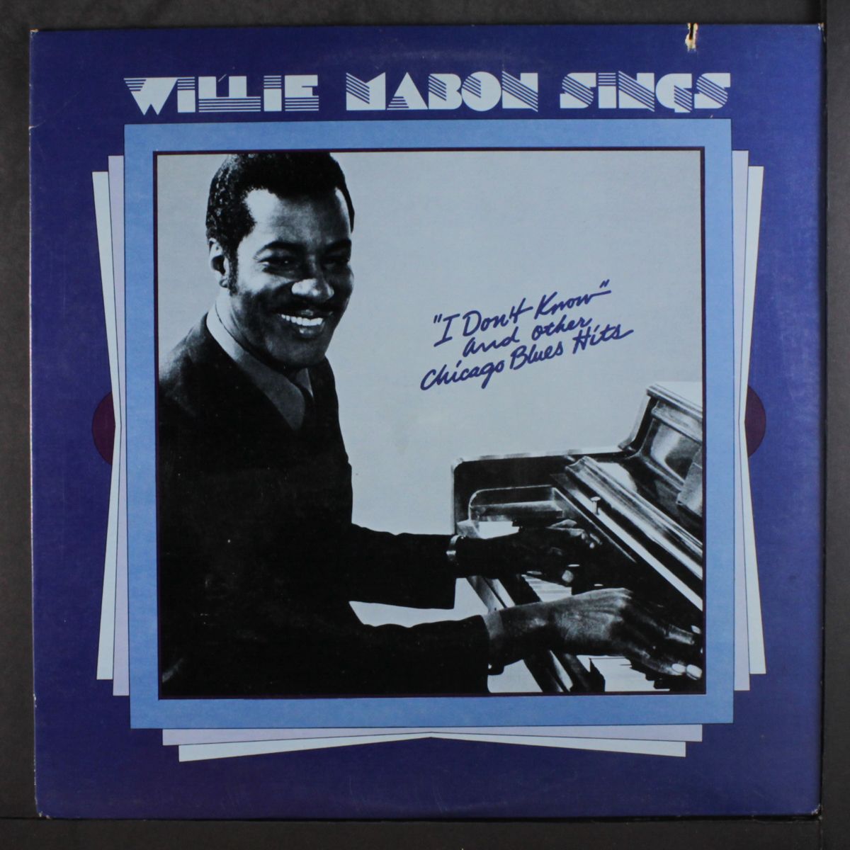 sings 'i don't know' by WILLIE MABON