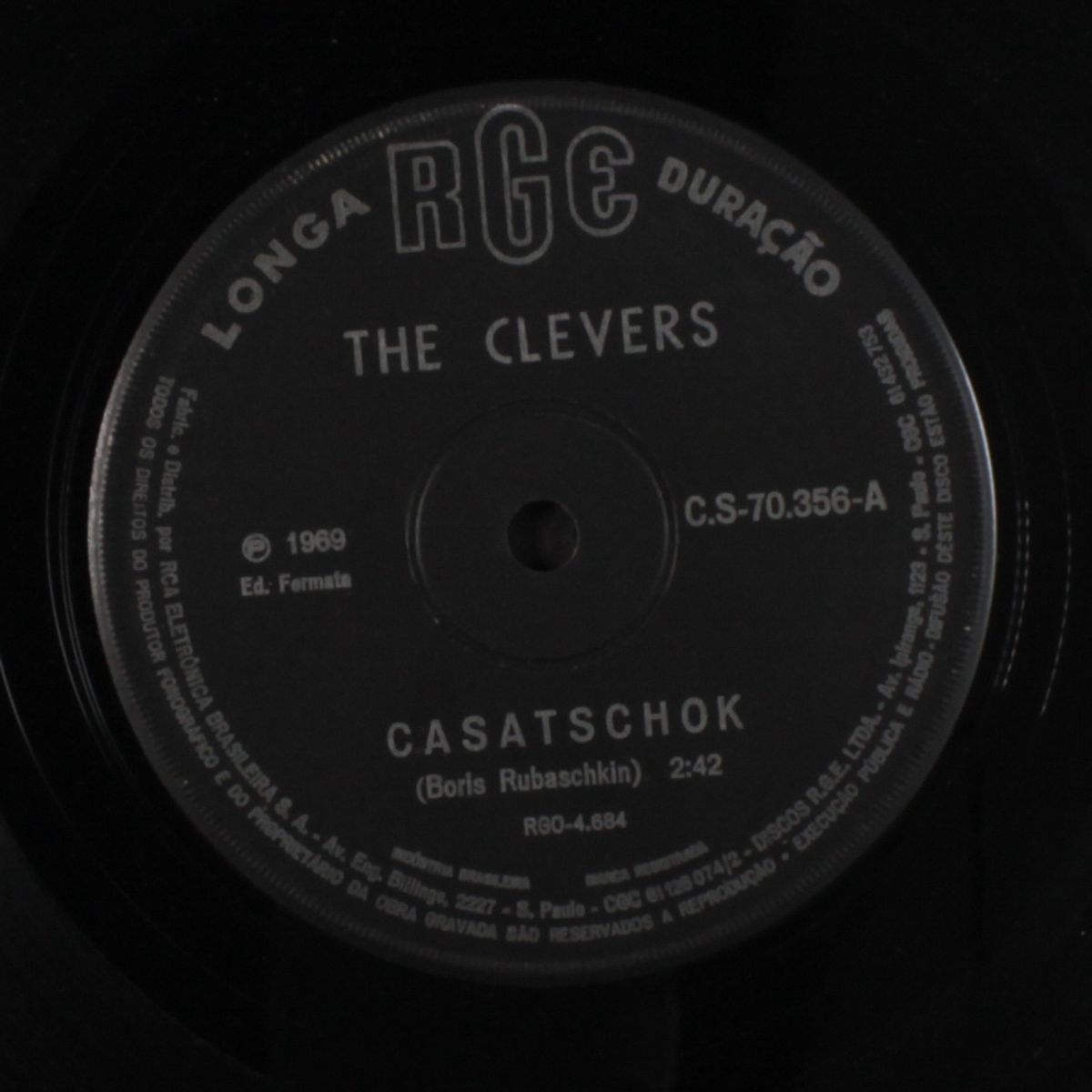 casatschok / a chuva by CLEVERS