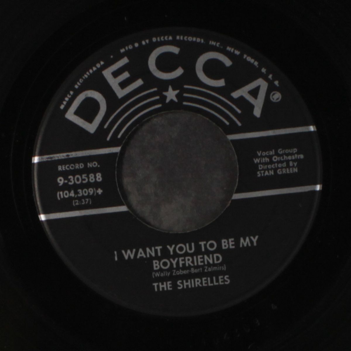 i met him on a sunday / i want you to be my boyfriend by SHIRELLES