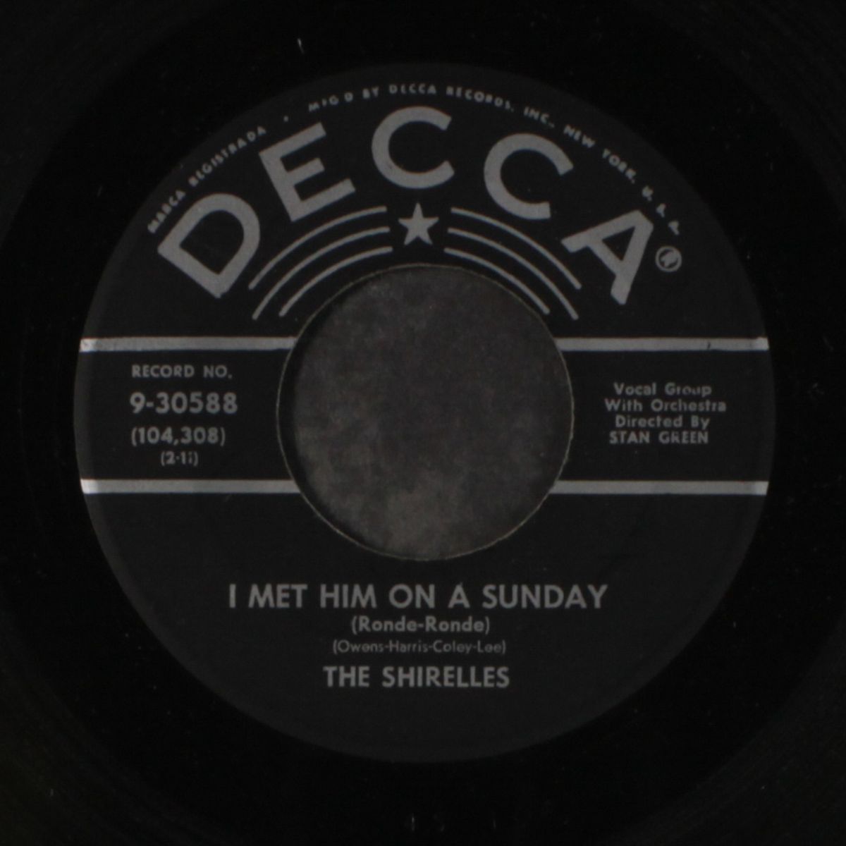 i met him on a sunday / i want you to be my boyfriend by SHIRELLES