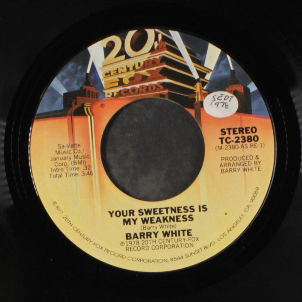 your sweetness is my weakness / it's only llove doing its thing by BARRY WHITE