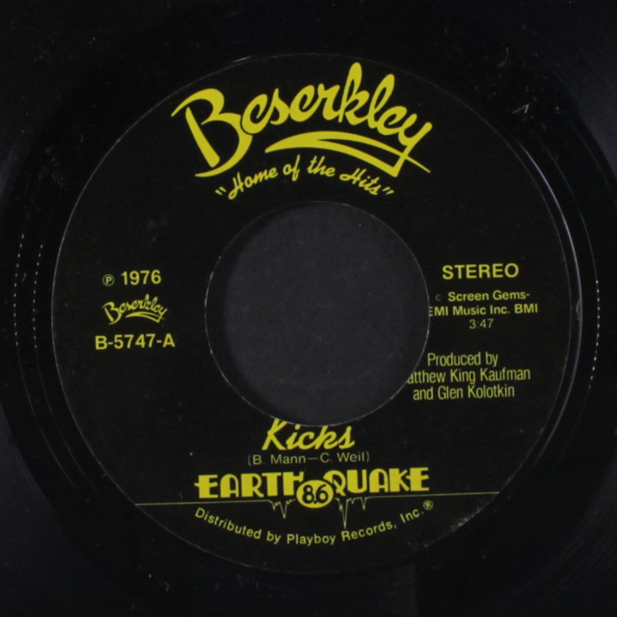 kicks / trainride by EARTH QUAKE