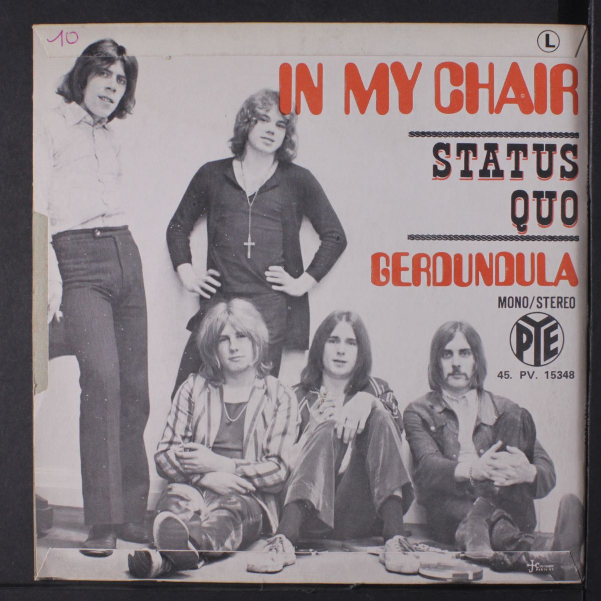gerdundula / in my chair by STATUS QUO