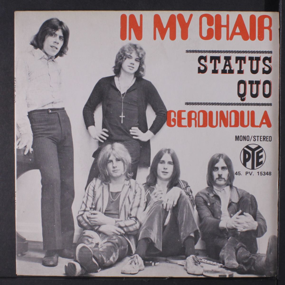 gerdundula / in my chair by STATUS QUO