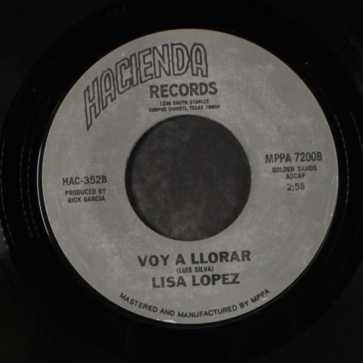 amaneciendo te vas / voy a llorar by LISA LOPEZ