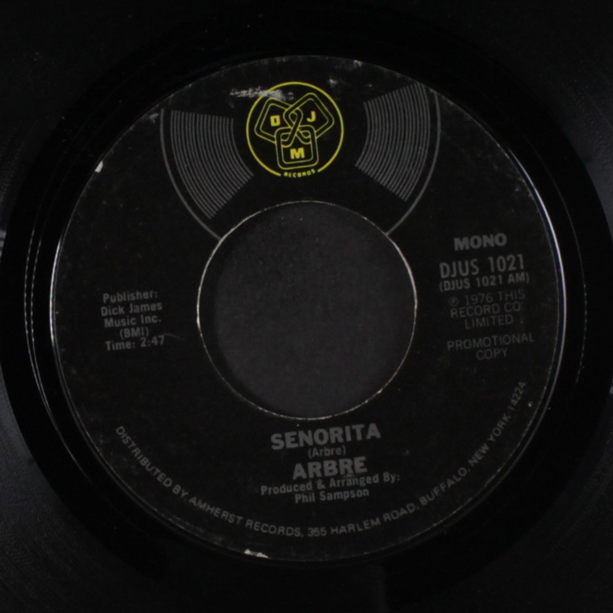 senorita / mono by ARBRE