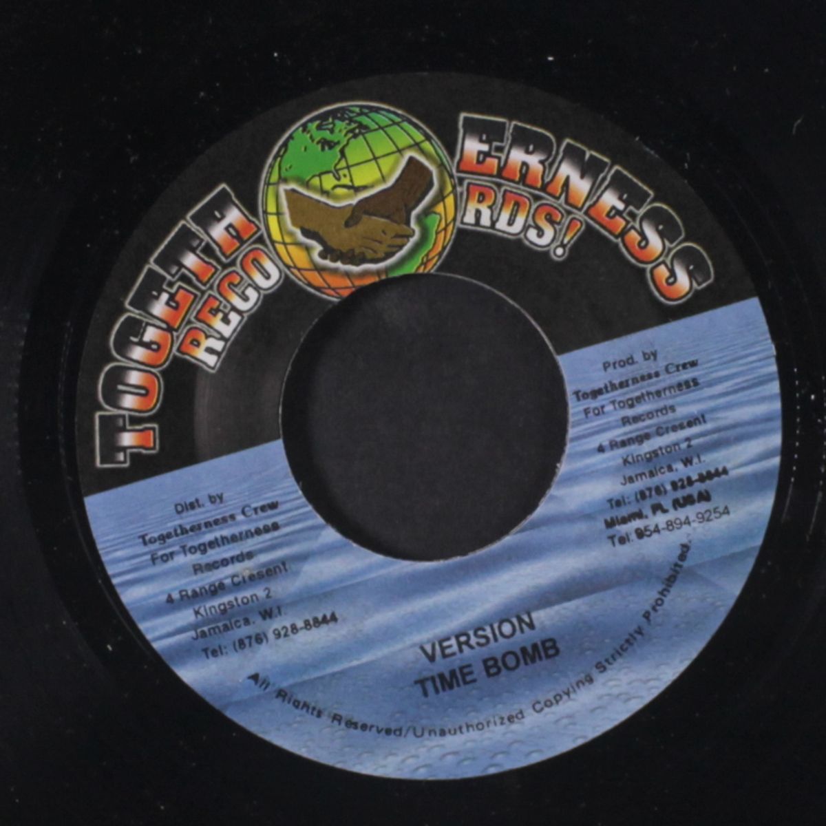 hot girl flexing / version time bomb by BEENIE MAN