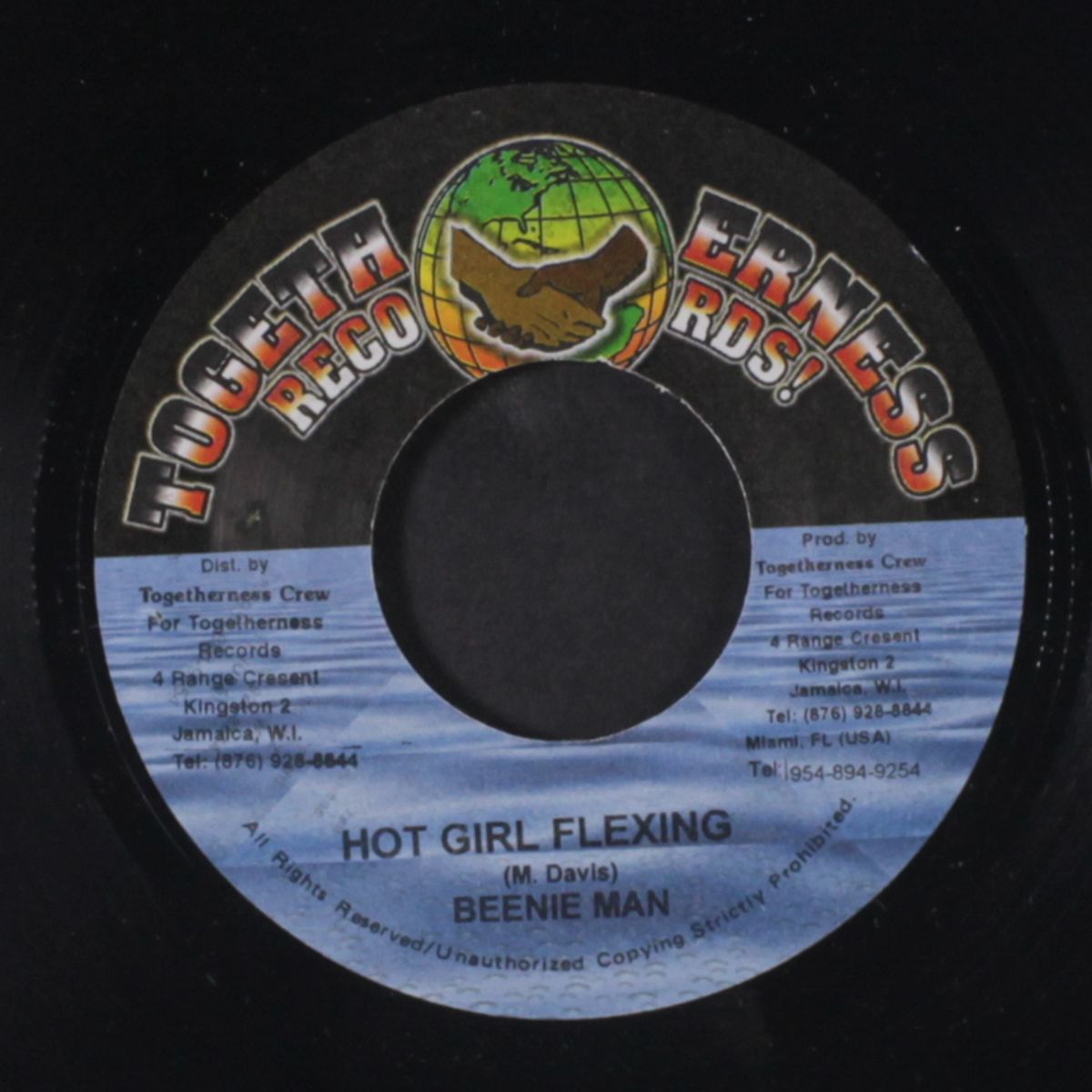 hot girl flexing / version time bomb by BEENIE MAN