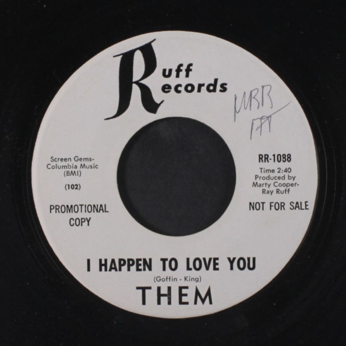 walking in the queens garden / i happen to love you by THEM