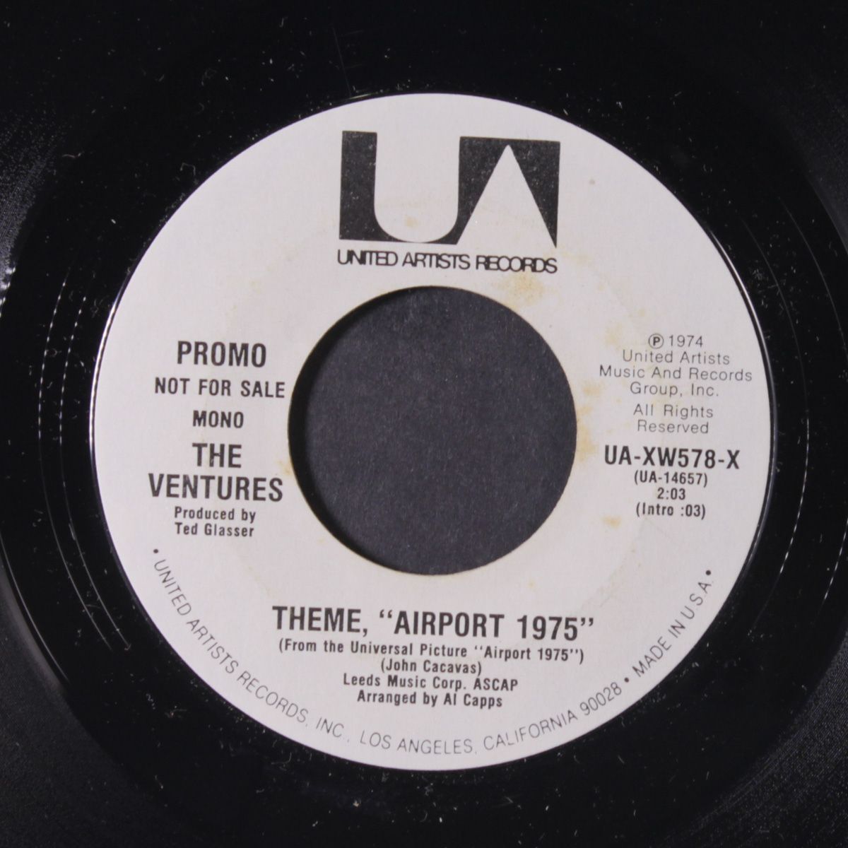 theme, airport 1975 / mono by VENTURES